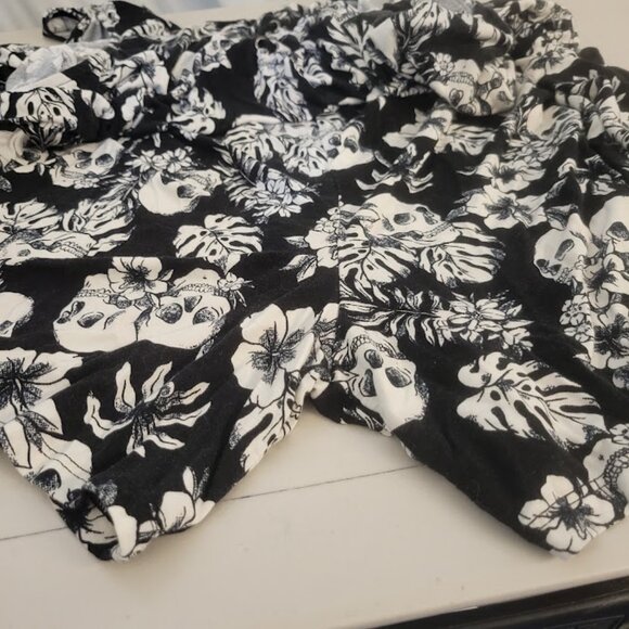 Torrid Love Sick Romper size 4x PLUS - Picture 4 of 7